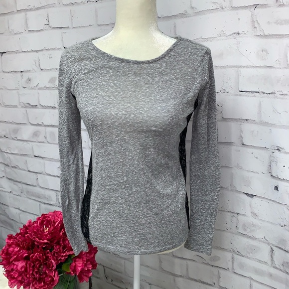 5/$35 💥 Women’s Gap Long Sleeve T-Shirt - Picture 2 of 7